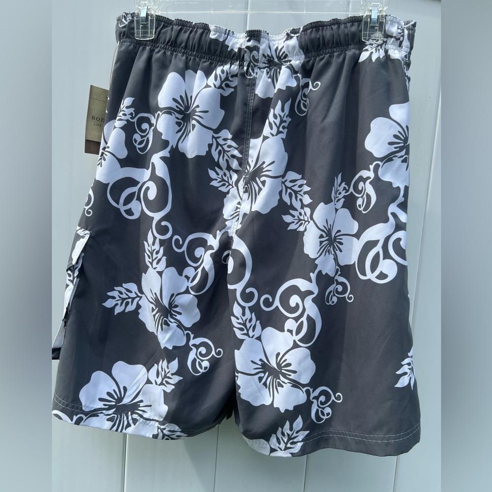 Sonoma Life + Style Men’s Board Shorts Large Swimsuit Gray And White Floral NWT